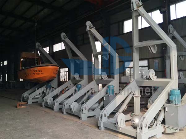 Davit tipli sürətli xilasetmə qayığı