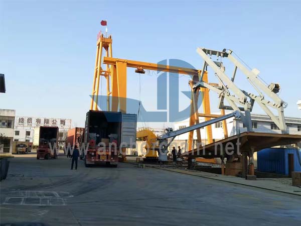Pulsuz payız xilasedici qayıqların buraxılması üçün cihaz